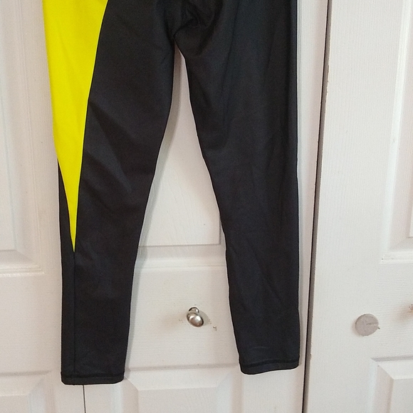 Zyia Neon yellow Metallic Light and tight leggings work out size 8-10 - Picture 7 of 7
